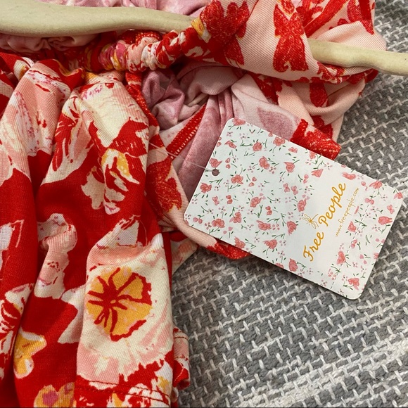 NWT Free People Baja Babe Red Floral Flowy Tie Open Back Blouse Gathered Top - Picture 3 of 16